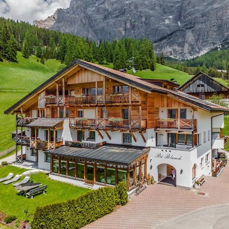 B&B - Hotel Ciasa Rue Blanch San Cassiano  Buitenkant foto