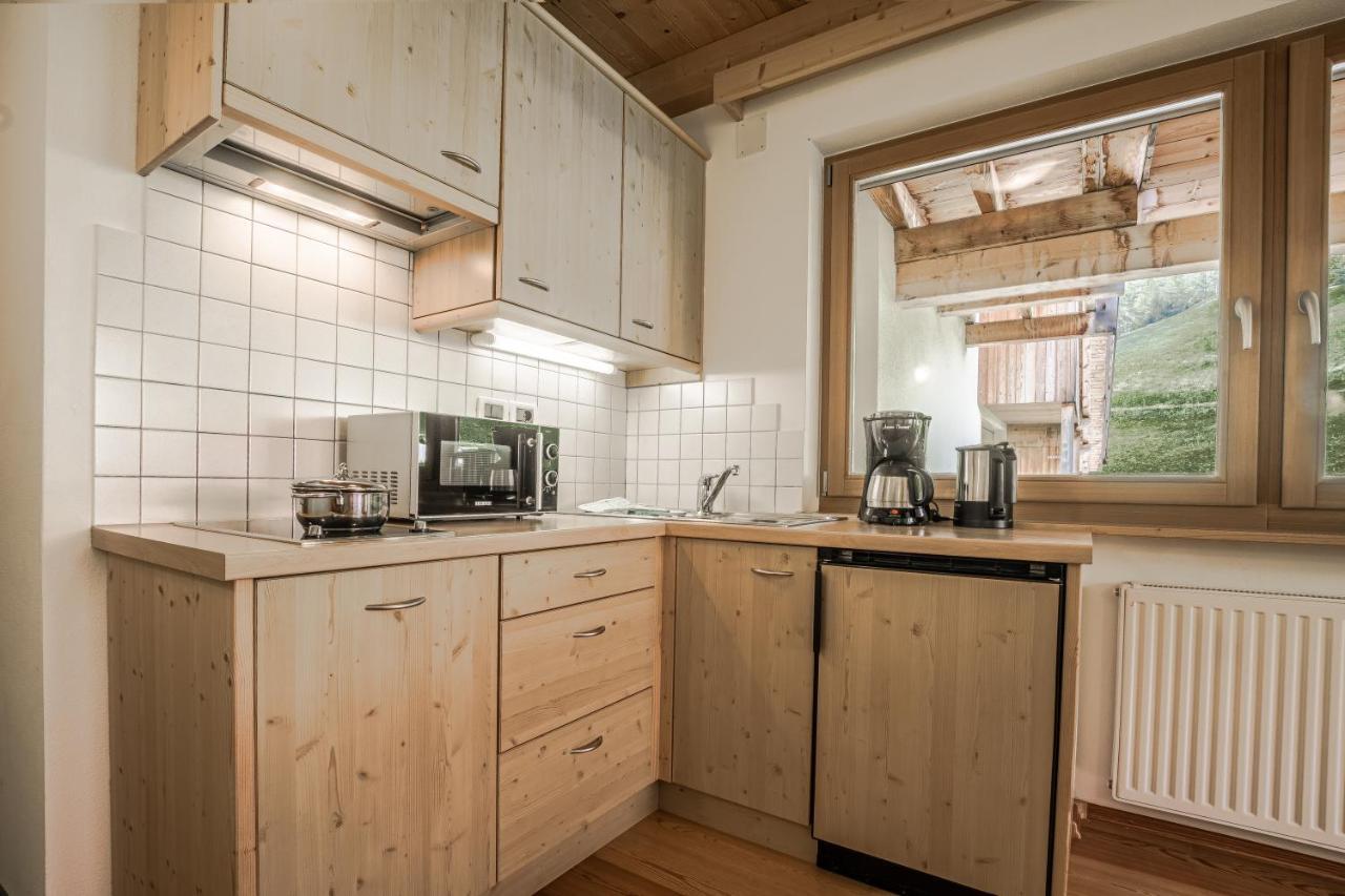 B&B - Hotel Ciasa Rue Blanch San Cassiano  Buitenkant foto