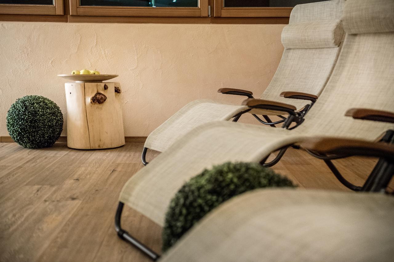 B&B - Hotel Ciasa Rue Blanch San Cassiano  Buitenkant foto