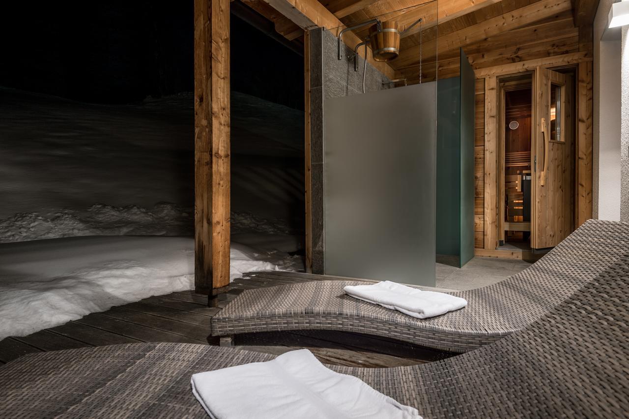 B&B - Hotel Ciasa Rue Blanch San Cassiano  Buitenkant foto