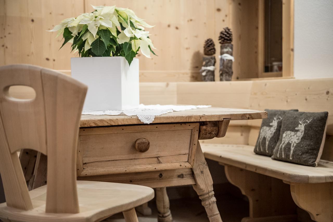 B&B - Hotel Ciasa Rue Blanch San Cassiano  Buitenkant foto