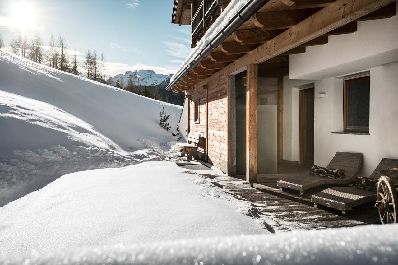 B&B - Hotel Ciasa Rue Blanch San Cassiano  Buitenkant foto